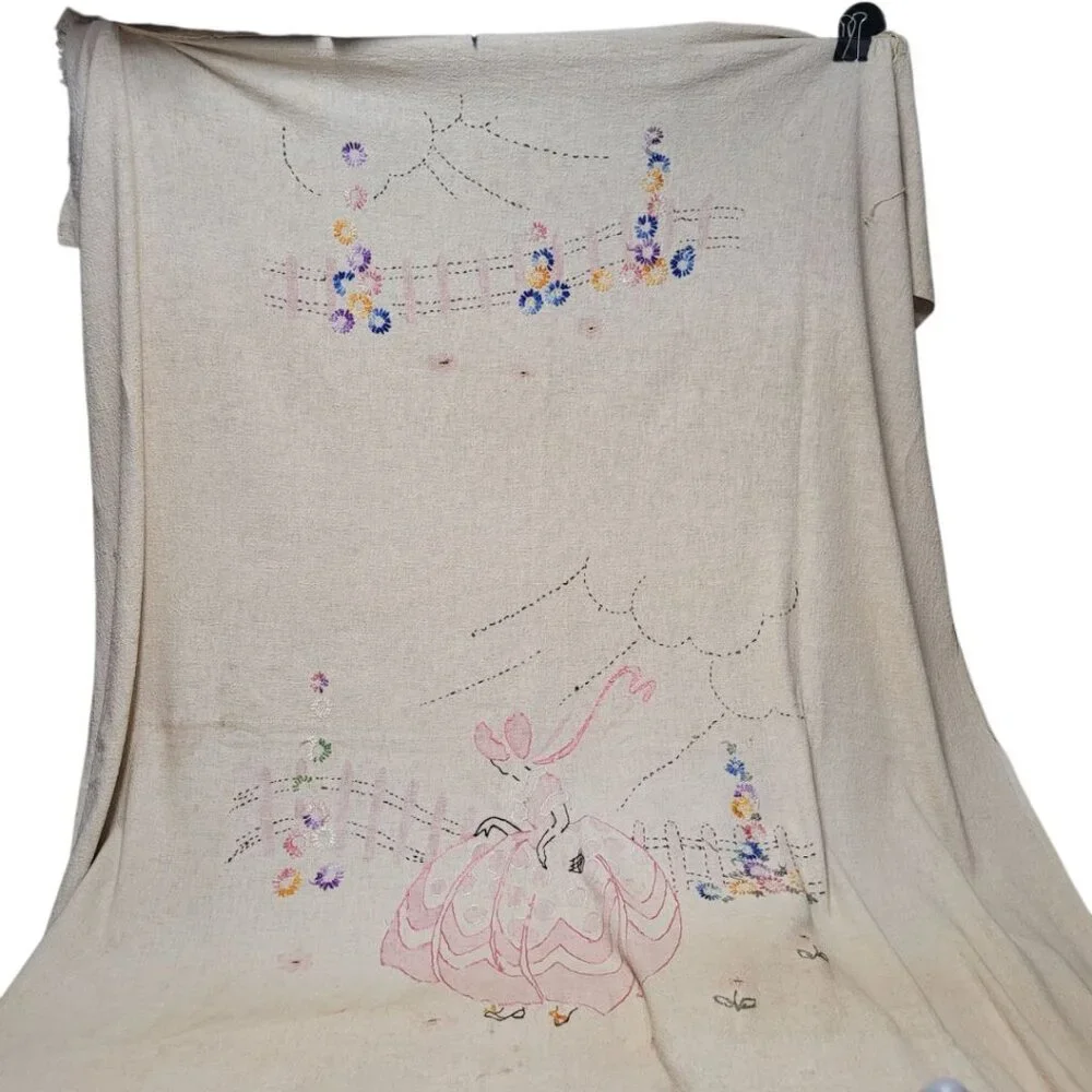 Vintage Embroidered Fabric Floral Country‎ Crinoline Lady Southern Belle 80 x 65